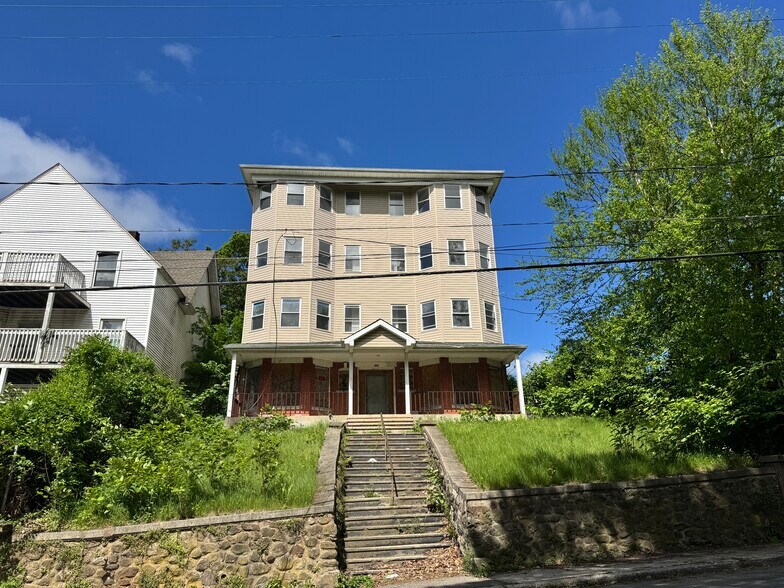 365 Willow St, Waterbury, CT à vendre - Photo de l’immeuble – Image 2 sur 31