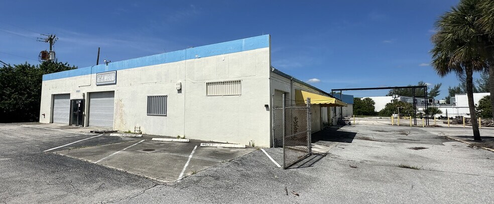 1621 President Barack Obama Hwy, Riviera Beach, FL à vendre - Photo de l’immeuble – Image 1 sur 1