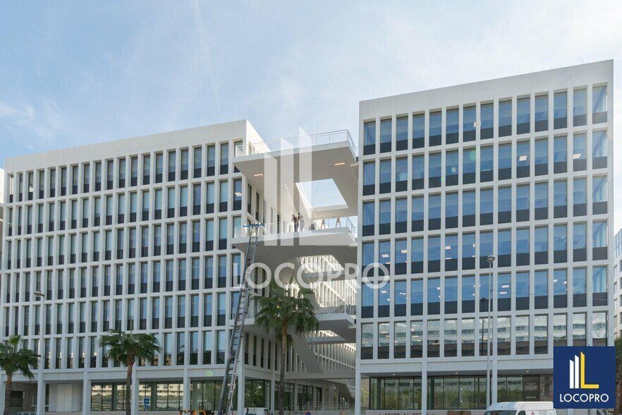 455 Promenade Des Anglais, Nice à louer - Photo de l’immeuble – Image 2 sur 9