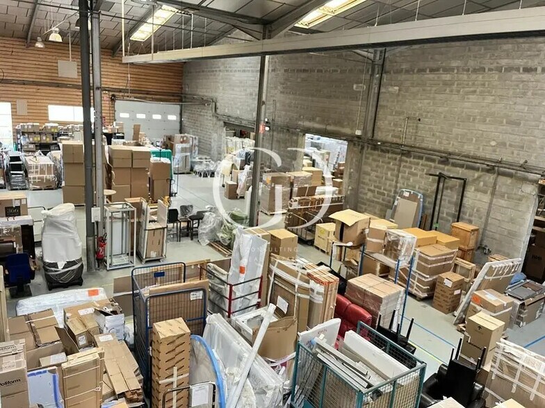 Industriel/Logistique dans Corbas à louer - Photo de l’immeuble – Image 3 sur 9