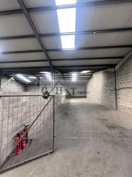 Industriel/Logistique dans Servon à louer - Photo de l’immeuble – Image 3 sur 3