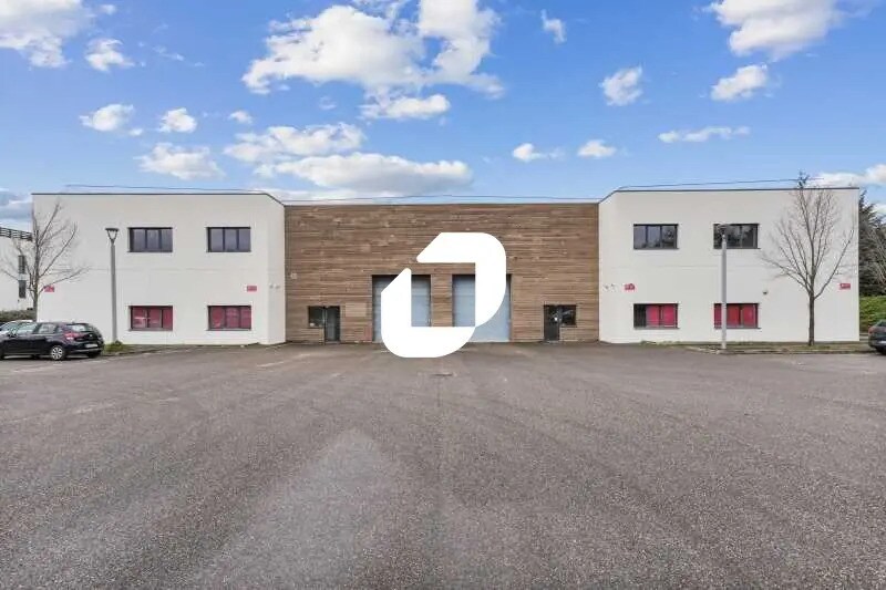 97 Allée Alexandre Borodine, Saint-Priest à louer Photo de l’immeuble– Image 1 sur 18