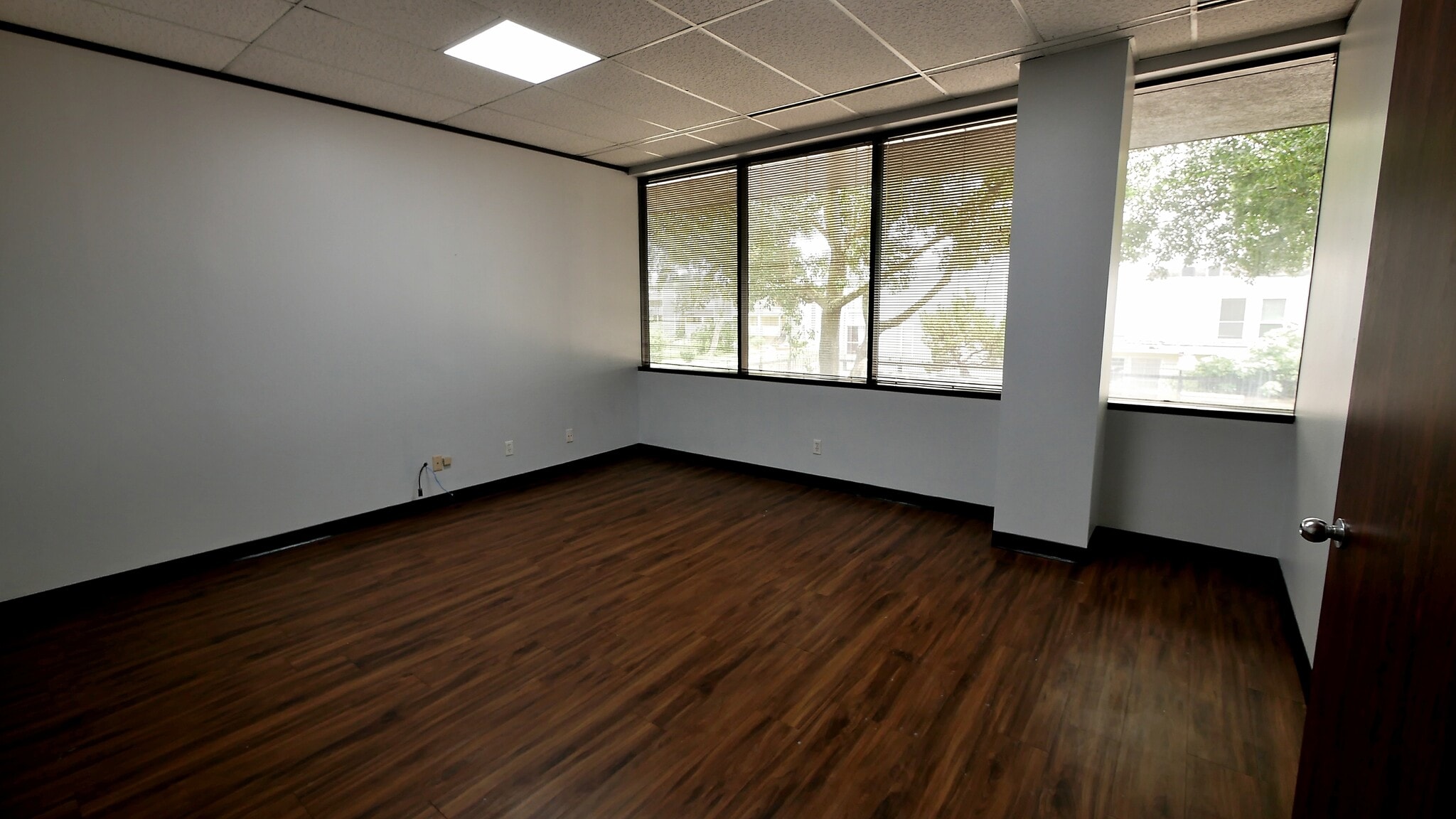 800 Tully Rd, Houston, TX à louer Photo intérieure– Image 1 sur 1