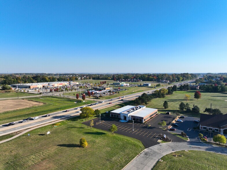 2126 N Perryville Rd, Rockford, IL à louer - Photo de l’immeuble – Image 3 sur 7