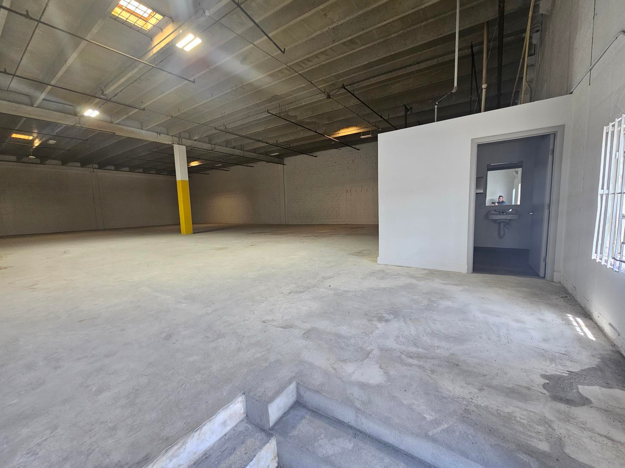 7212-7282 NW 33rd St, Miami, FL à louer Photo intérieure– Image 1 sur 4