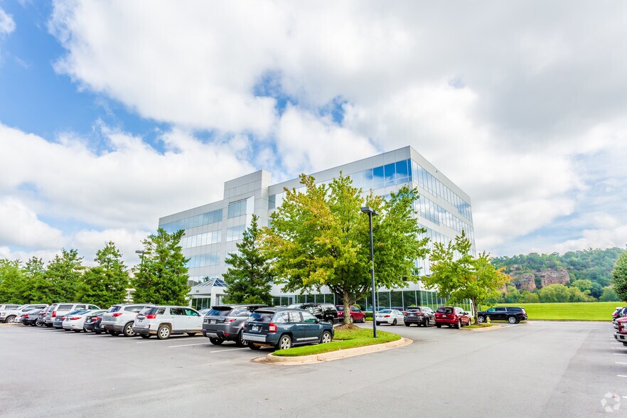 100 River Bluff Dr, Little Rock, AR à louer - Photo principale – Image 1 sur 5