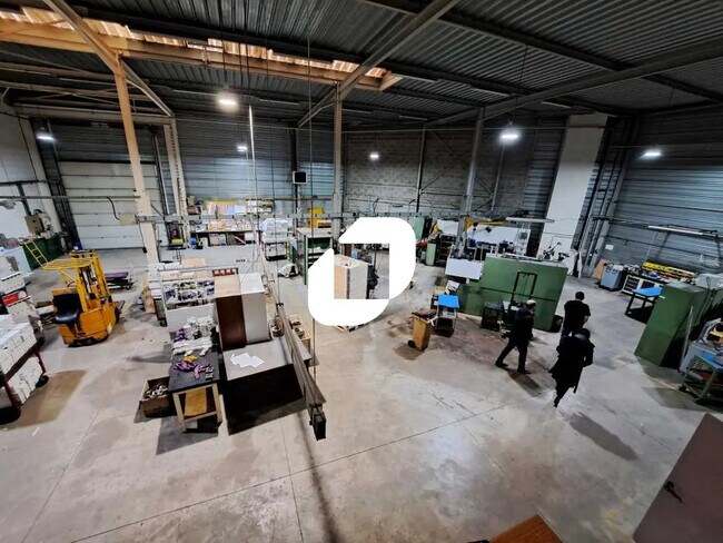 Plus de détails pour Bureau, Local d'activités à louer