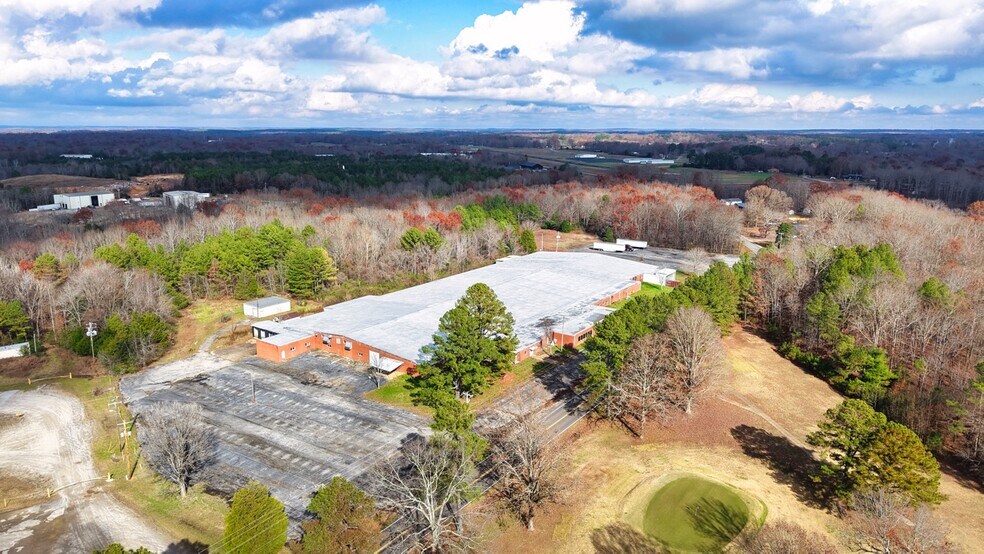 2292 Skyview Dr, Centerville, TN à vendre - Photo de l’immeuble – Image 3 sur 6