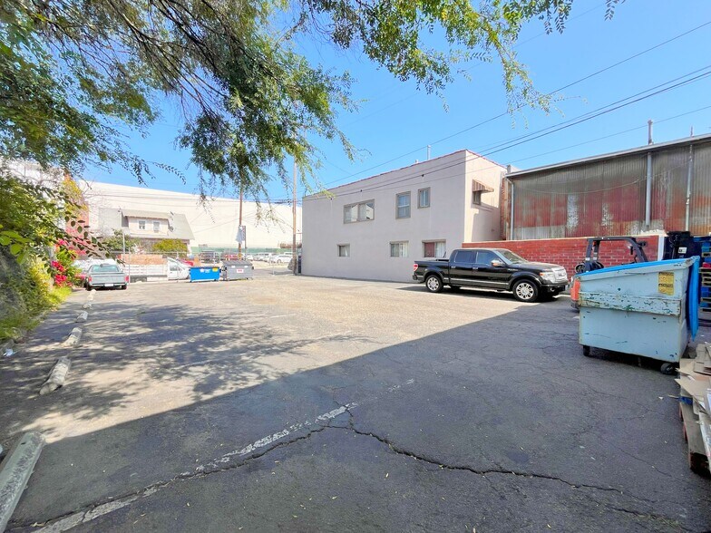 3613 E 1 St & 121 N Townsend Ave portefeuille de 2 biens à vendre sur LoopNet.fr - Photo de l’immeuble – Image 3 sur 15