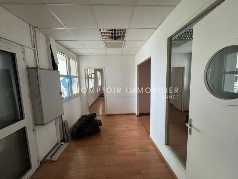 Local d'activités dans Lattes à vendre - Photo de l’immeuble – Image 2 sur 11