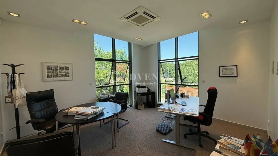 Bureau dans Bussy-Saint-Martin à louer - Photo intérieure – Image 1 sur 6