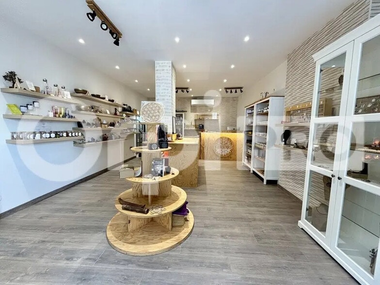 Local commercial dans Compiègne à louer - Photo de l’immeuble – Image 3 sur 4