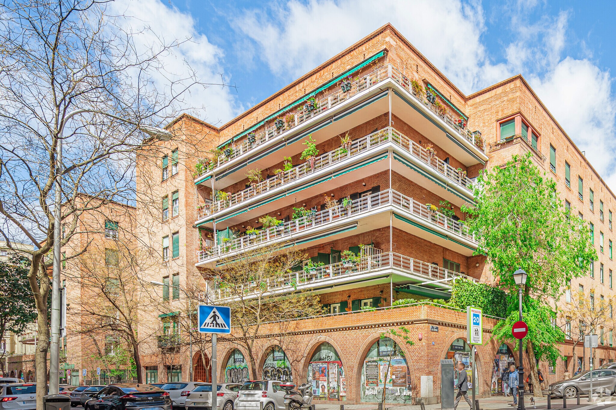 Immeuble residentiel dans Madrid, Madrid à vendre Photo principale– Image 1 sur 2