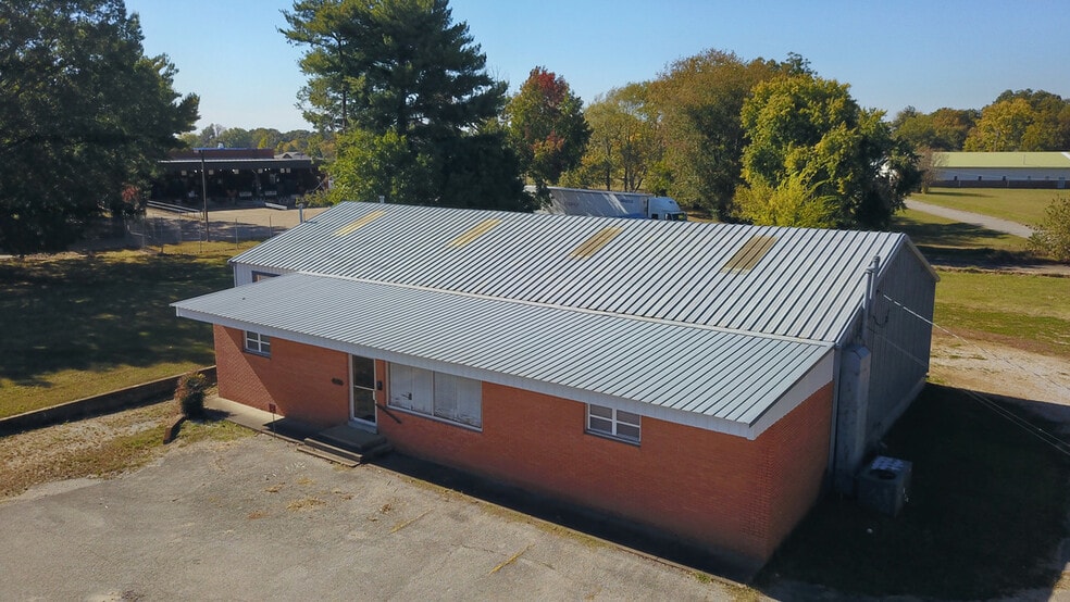 15145 Highland Dr, Mc Kenzie, TN à vendre - Photo de l’immeuble – Image 3 sur 11