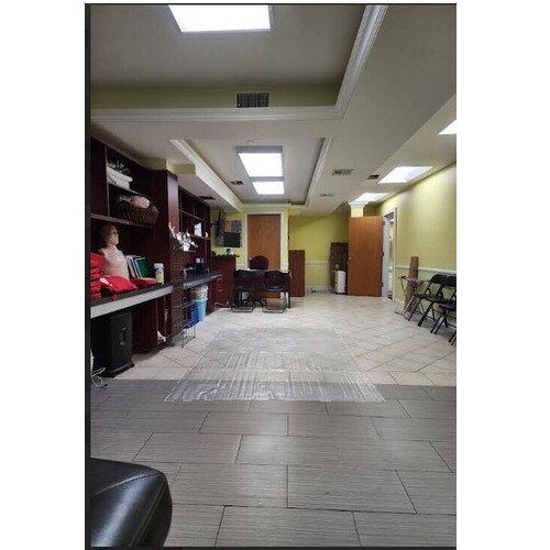 311 St Nicholas Ave, Ridgewood, NY à louer - Photo intérieure – Image 1 sur 7