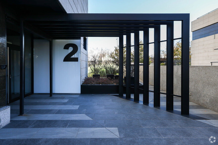 Calle Poeta Rafael Morales, 2, San Sebastián de los Reyes, Madrid à louer - Photo de l’immeuble – Image 3 sur 7