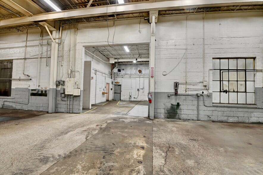 96 E Miller Ave, Akron, OH à vendre - Photo de l’immeuble – Image 3 sur 27