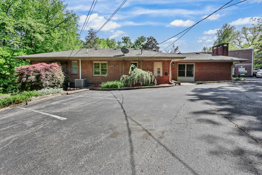 1543 Madison St, Clarksville, TN à vendre - Photo de l’immeuble – Image 3 sur 43