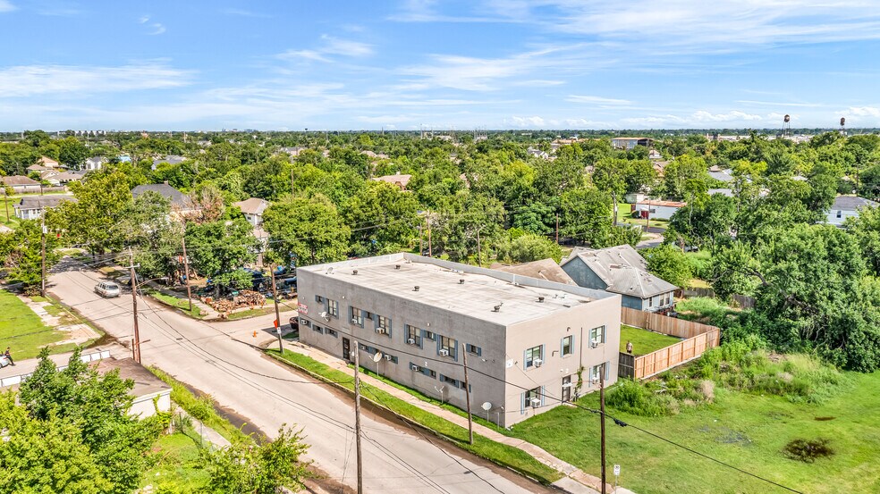 2705 Lorraine St, Houston, TX à vendre - Photo de l’immeuble – Image 1 sur 6