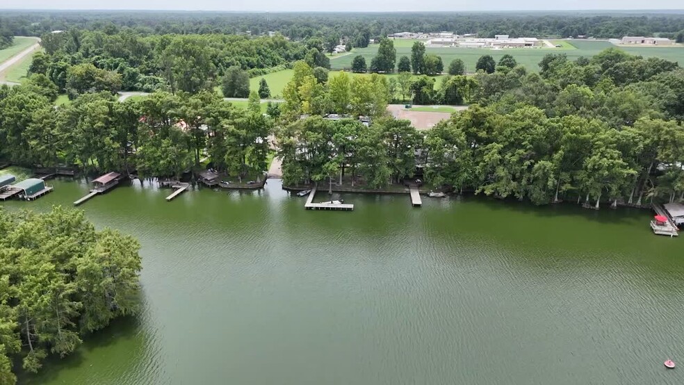 1424 Fisherman Dr, Ferriday, LA à vendre - Vidéo sur l’annonce professionnelle – Image 2 sur 36