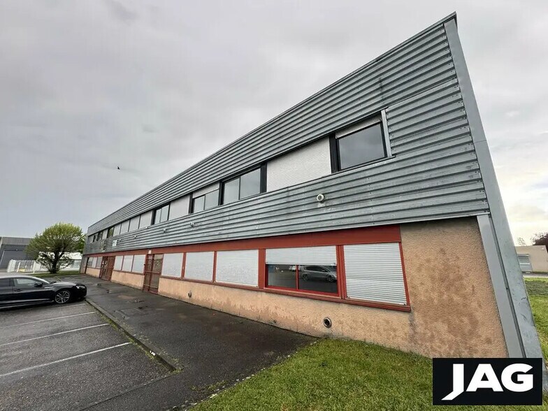 Local d’activités dans Vaulx-en-Velin à louer - Photo de l’immeuble – Image 3 sur 6