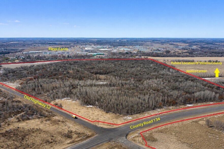 6704 Old Highway 52, Saint Cloud, MN à vendre - Photo principale – Image 1 sur 46