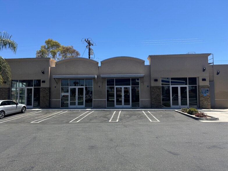 9472 Katella Ave, Anaheim, CA à louer - Photo de l’immeuble – Image 2 sur 6