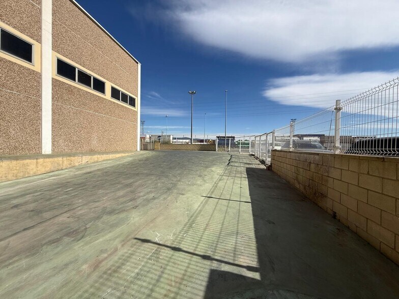 Industriel/Logistique dans Constantí, Tarragona à louer - Photo de l’immeuble – Image 3 sur 5