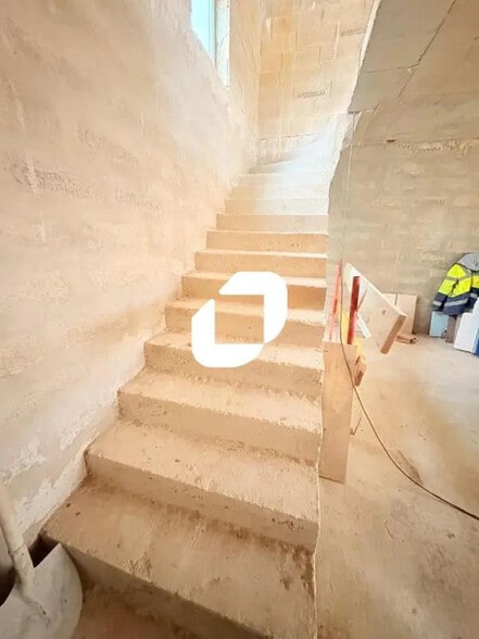 Bureau dans Fontenay-sous-Bois à louer - Photo de l’immeuble – Image 2 sur 8