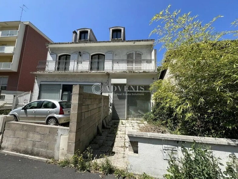 Local commercial dans Noisy-le-Sec à louer - Photo de l’immeuble – Image 1 sur 4