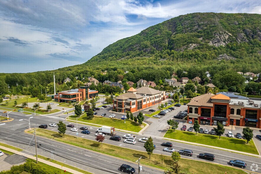 466-470 Boul Sir-Wilfrid-Laurier, Mont-St-Hilaire, QC à louer - Aérien – Image 2 sur 5