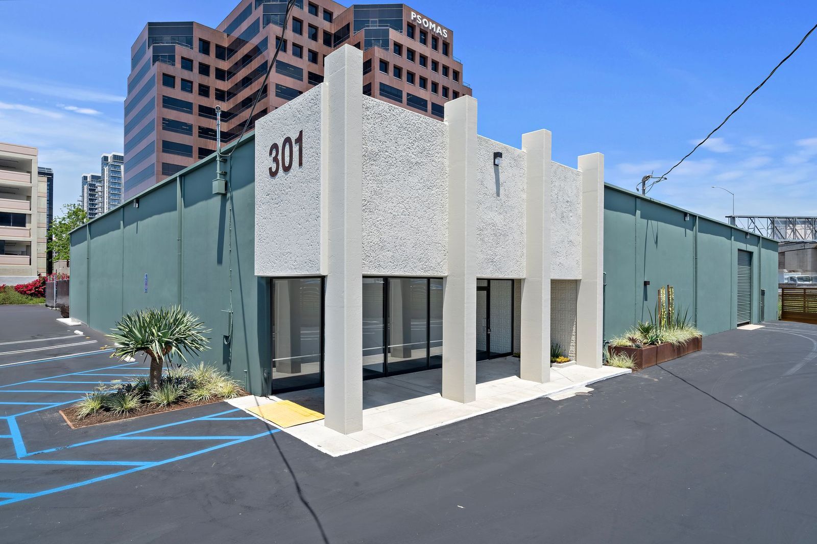 301 E Stevens Ave, Santa Ana, CA à vendre Photo de l’immeuble– Image 1 sur 5