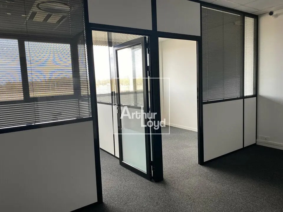 Bureau dans Lieusaint à louer Photo intérieure– Image 1 sur 5