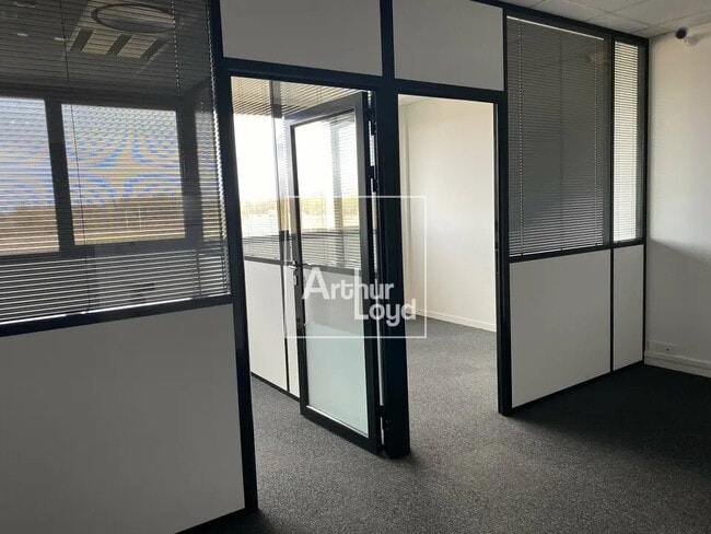 Plus de détails pour Bureau à louer