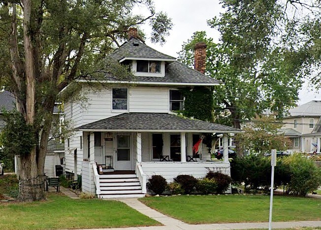 1002 S Washington Ave, Royal Oak, MI à vendre - Photo principale – Image 1 sur 3