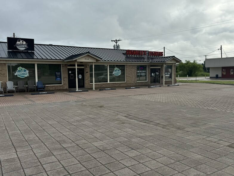 310-314 W Main St, Gun Barrel City, TX à vendre - Photo de l’immeuble – Image 3 sur 17