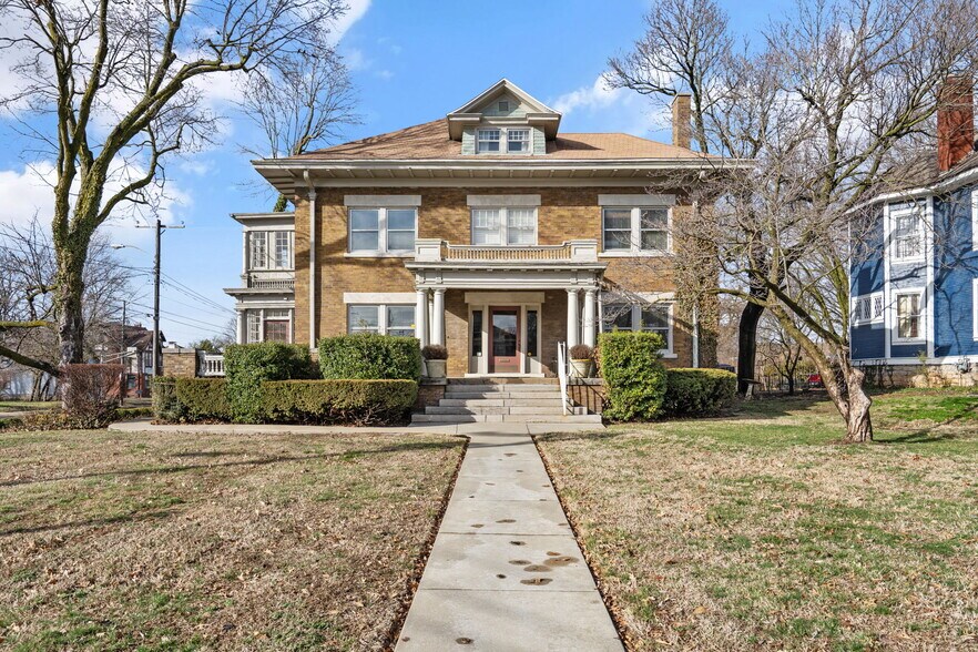 1201 E Walnut St, Springfield, MO à vendre - Photo de l’immeuble – Image 2 sur 58