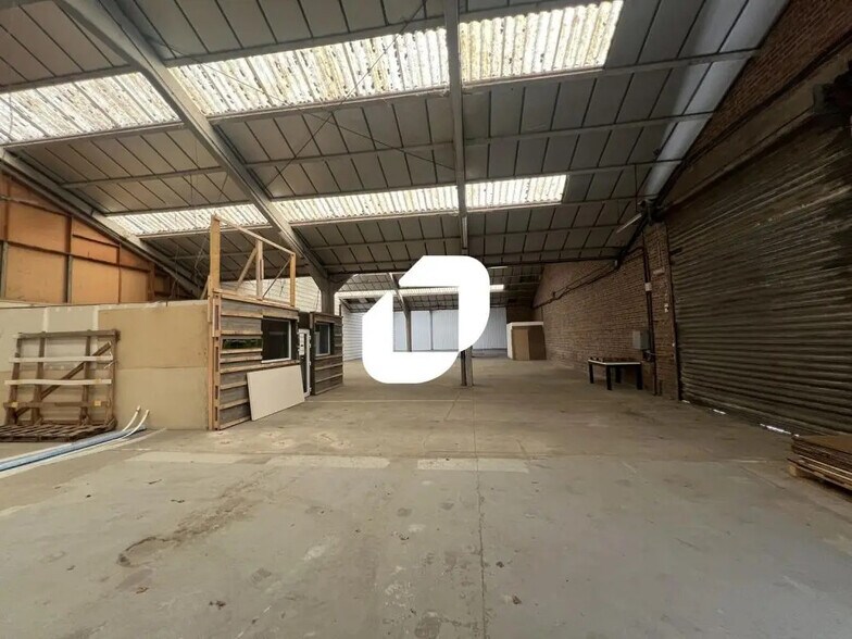 Local d’activités dans Lesquin à louer - Photo de l’immeuble – Image 1 sur 7