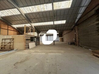 Plus de détails pour Local d'activités à louer