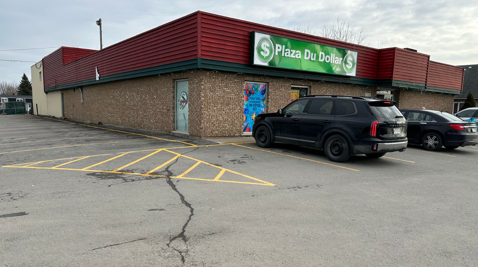 988 Boul Saint-Jean-Baptiste, Mercier, QC à louer - Photo de l’immeuble – Image 2 sur 4