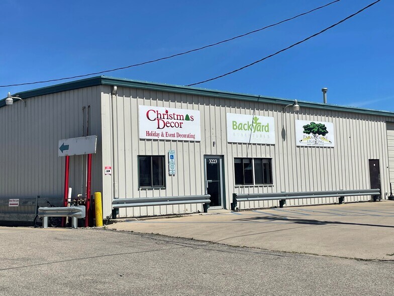 3215 Main Ave, Fargo, ND à louer - Photo de l’immeuble – Image 2 sur 16