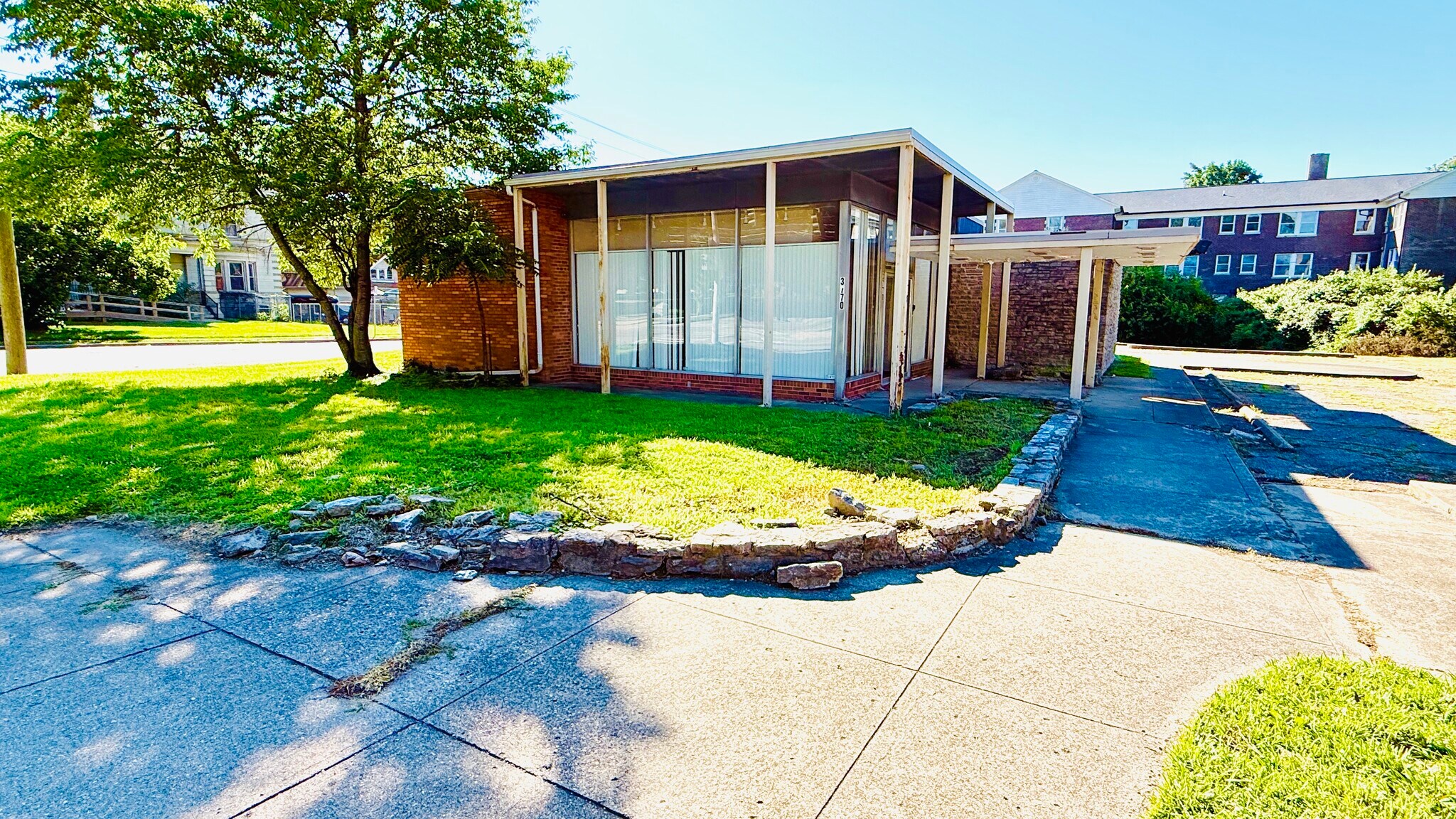 3770 Reading Rd, Cincinnati, OH à vendre Photo de l’immeuble– Image 1 sur 21