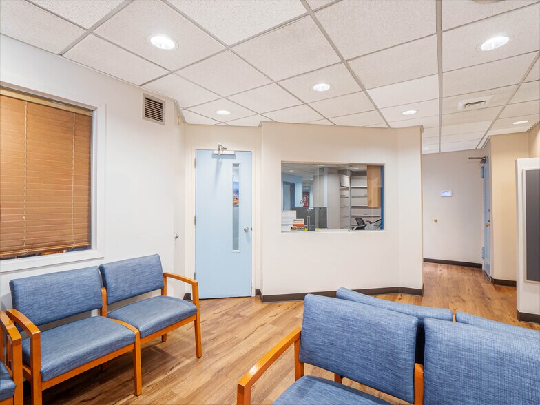 157 E 72nd St, New York, NY à vendre - Photo de l’immeuble – Image 3 sur 8