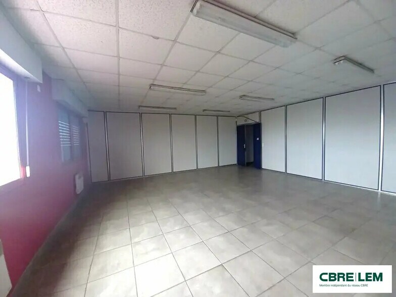 Industriel/Logistique dans Rots à vendre - Photo intérieure – Image 3 sur 7