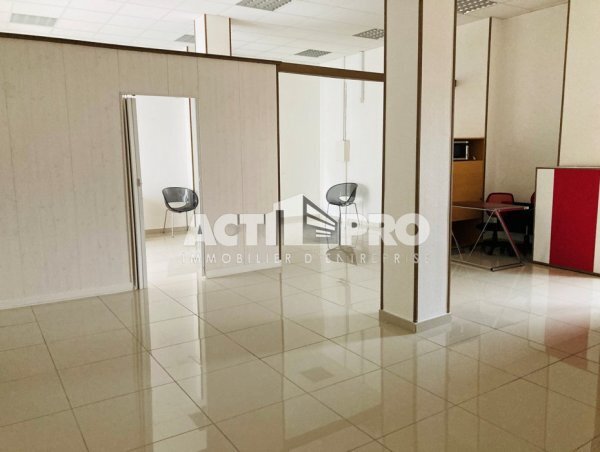 Local d'activités dans Perpignan à vendre - Photo intérieure – Image 2 sur 4