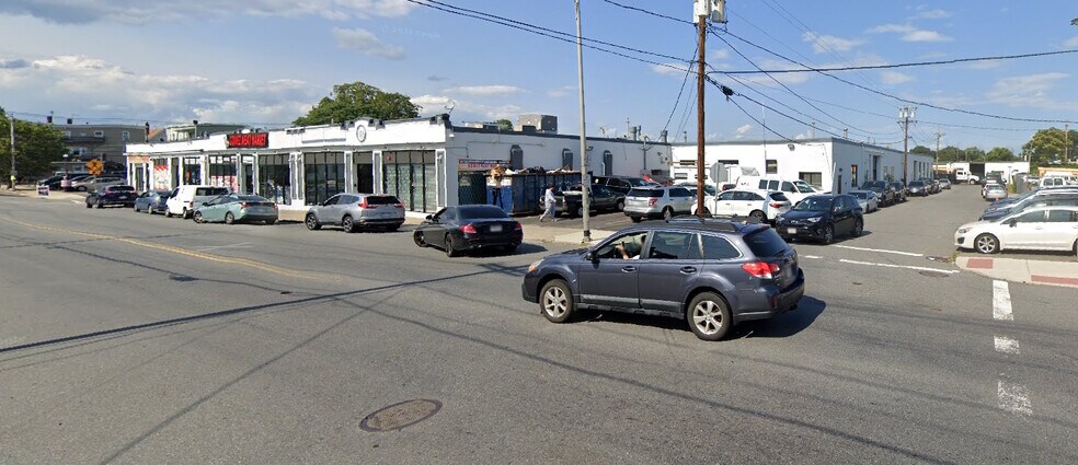 276 S Broadway, Lawrence, MA à louer - Photo de l’immeuble – Image 1 sur 1