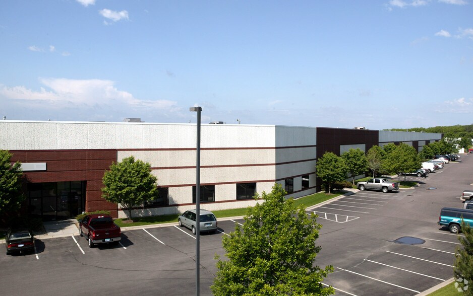 2425 Enterprise Dr, Mendota Heights, MN à louer - Photo de l’immeuble – Image 2 sur 6