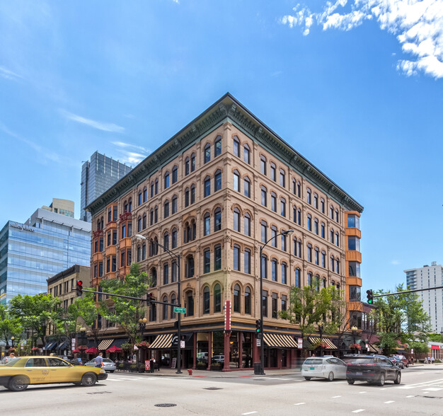 101 W Grand Ave, Chicago, IL à louer - Photo de l’immeuble – Image 1 sur 2