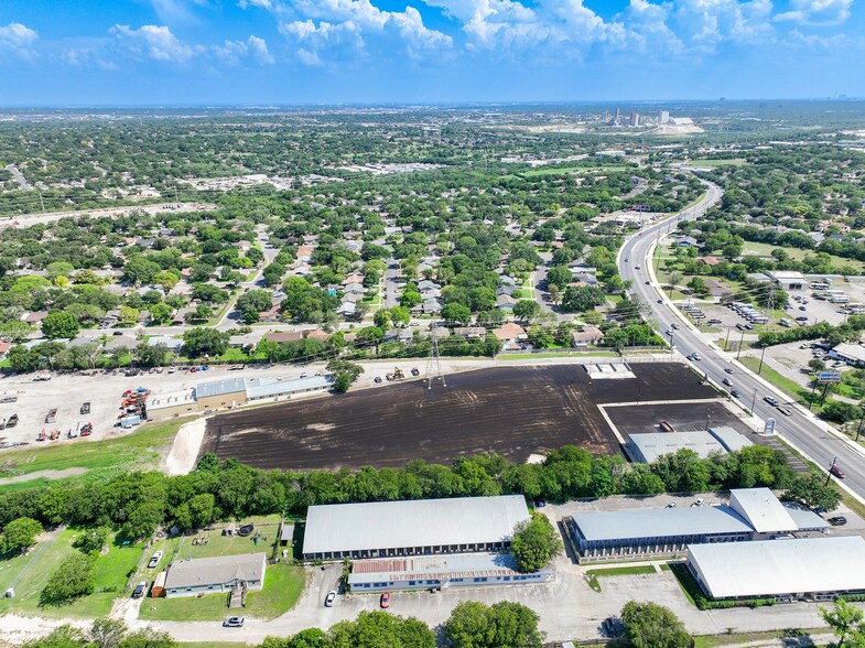 14732 Bulverde Rd, San Antonio, TX à louer - Photo de l’immeuble – Image 3 sur 28