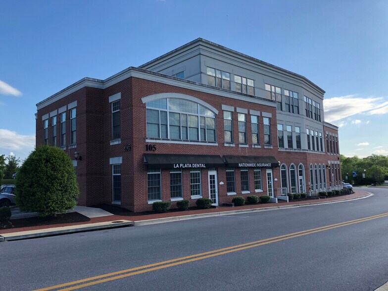 105 Centennial St, La Plata, MD à vendre - Photo de l’immeuble – Image 3 sur 8